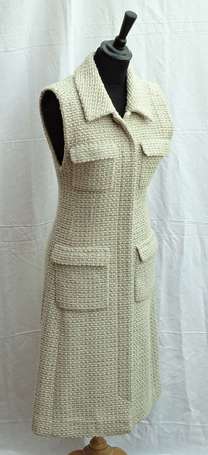 CHANEL - Robe-manteau sans manches en tweed de 