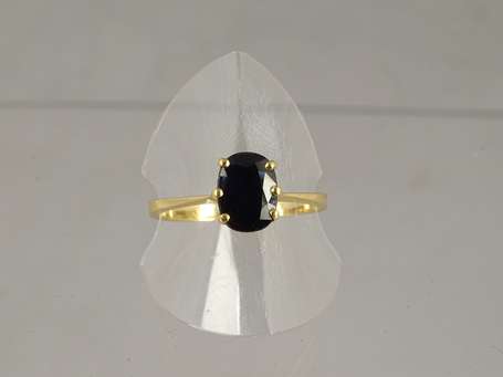 Bague en or jaune 18 K (750°/°°) montée d'un 