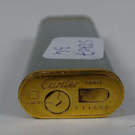 CARTIER - Briquet en métal plaqué or et laque vert