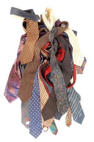 20 cravates en soie griffées dont: Nina Ricci, 