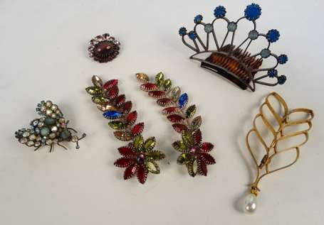 Paire de boucles d'oreille, 3 broches et bijou de 