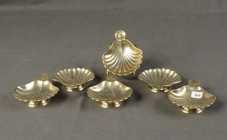 Six coquilles à beurre en métal argenté L. 9 cm (3