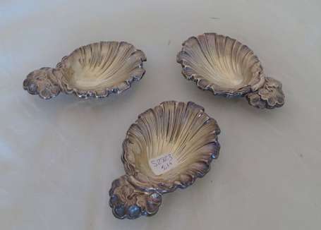 ODIOT - Trois coquilles à beurre en mtal argenté, 