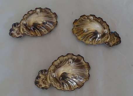 ODIOT - Trois coquilles à beurre en mtal argenté, 