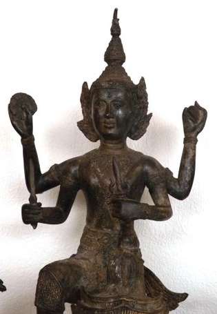 Garuda et Vishnou Sujet en bronze patiné. 