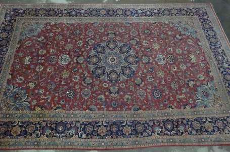 Important Tapis Orient laine et coton, le champ 