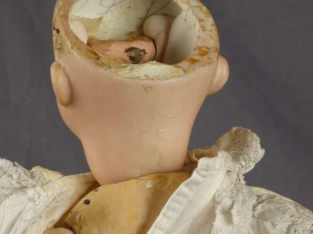 Poupée marcheuse, tête porcelaine , 40 cm , bel 