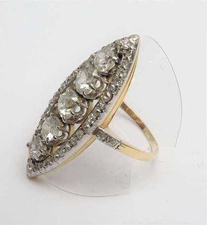 Bague marquise en or deux tons 18K (750°/00) 