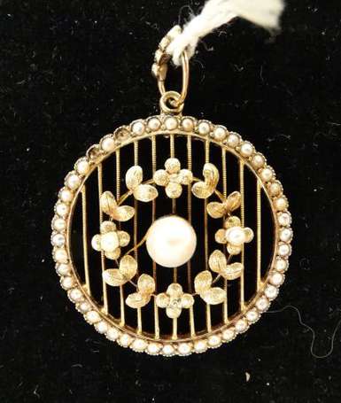 Pendentif rond en or jaune, entourage de 