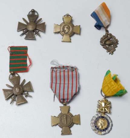 Lot de 5 médailles, Croix de guerre 14/18, 