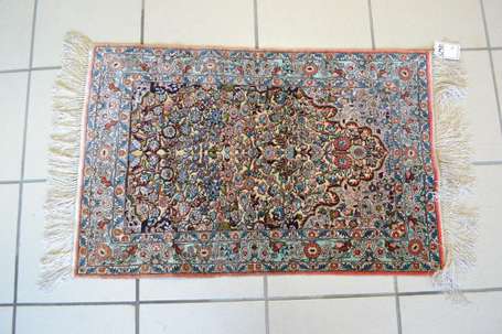 Tapis Hériké décor d'un mihrab meublé d'arbre de 