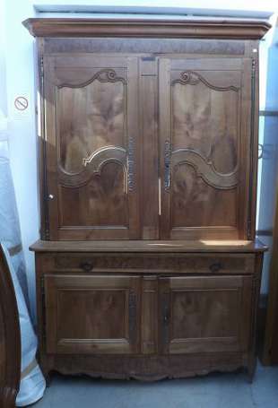 Buffet deux corps En bois fruitier et placage de 