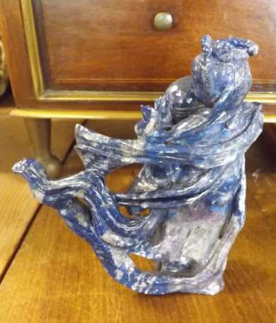Kawan-yin sujet en lapis-lazuli Chine H.13 cm