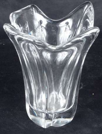 DAUM - Vase en cristal (Ht: 21,5cm)