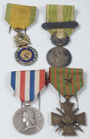 Lot de 4 médailles , Croix de guerre 14/18 , 
