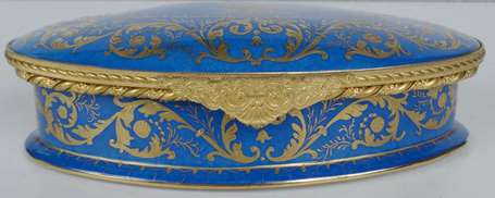 LE TALLEC - Grande boite ovale en porcelaine bleue