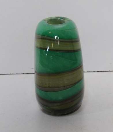 Milesi Gabriel. Vase ovoïde en verre soufflé à 