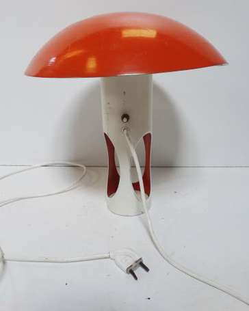 Lampe en métal laqué blanc et orange à abat-jour 