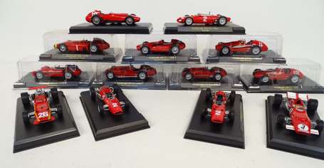 Kiosque - Lot de 13 pièces,   Ferrari de course