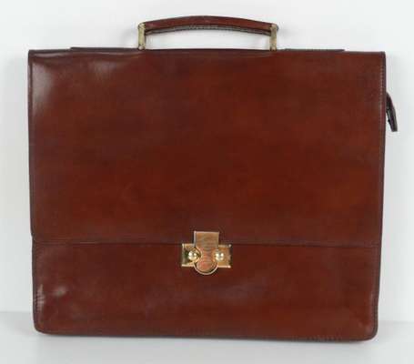 Lot de trois porte-documents en cuir marron