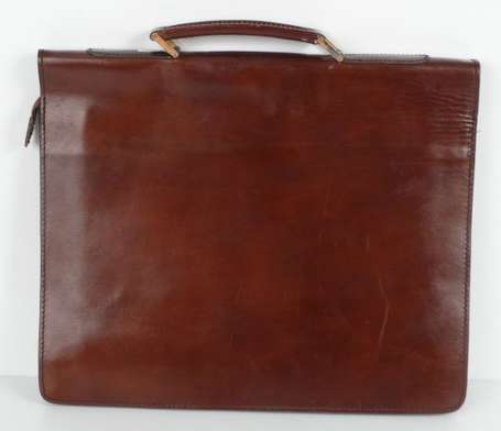 Lot de trois porte-documents en cuir marron