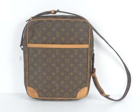 Louis VUITTON. Grande sacoche d'homme en toile 