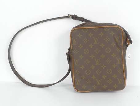 Louis VUITTON. Sacoche en toile enduite monogram 