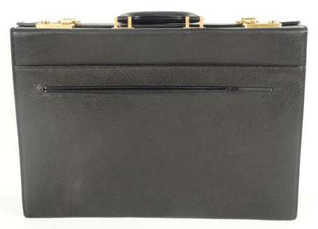 JELEN. Attaché-case en cuir grainé noir à trois 