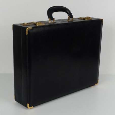 JELEN. Attaché-case en cuir noir à fermeture à 