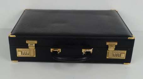 JELEN. Attaché-case en cuir noir à fermeture à 