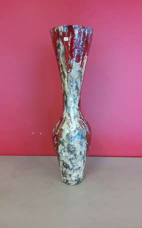 VALLAURIS - Important vase en céramique fat lava. 