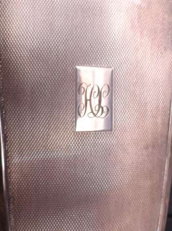 Parure de toilette en argent guilloché monogrammé 