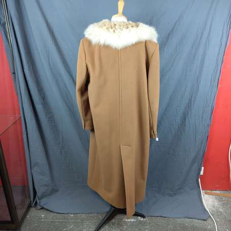 CAROLINE ROHMER Manteau de laine camel, le col de 