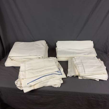 Lot 3 Draps, 12 taies et divers