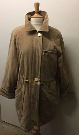 GUY LAROCHE Fourrures - Parka beige, boutons dorés