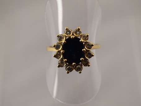Bague marguerite or jaune 18 K (750°/°°) sertie 