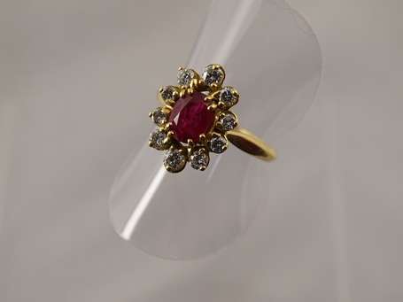 Bague marguerite or jaune 18 K (750°/°°) sertie 