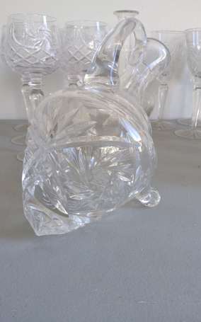 Service de verres en cristal de Bohême comprenant 