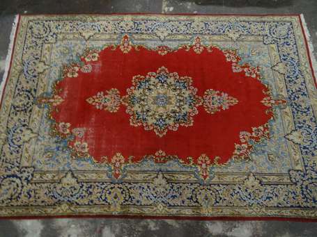 Tapis baktiar champ rouge