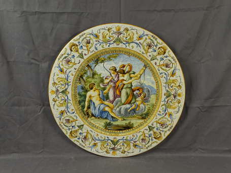 ITALIE - Important plat en majolique polychrome à 