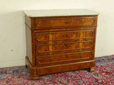 Commode bureau en placage de noyer flammé, elle 