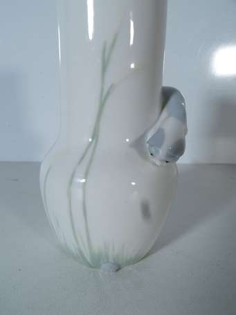 MELTZER & ORTLOFF, Allemagne - Vase en porcelaine 