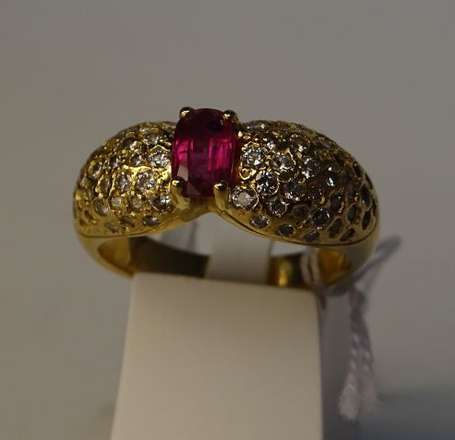 Bague jonc en or jaune 18K (750°/00) sertie d'un 