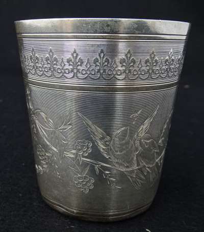 Timbale en argent de forme cylindrique à fond plat