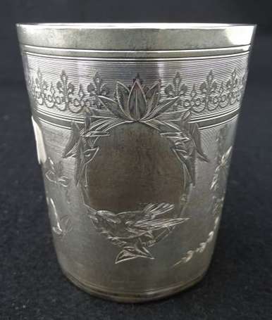 Timbale en argent de forme cylindrique à fond plat