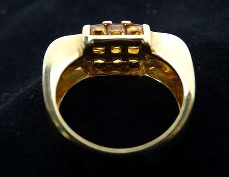 Bague moderniste en or jaune 18K (750°/00) le 