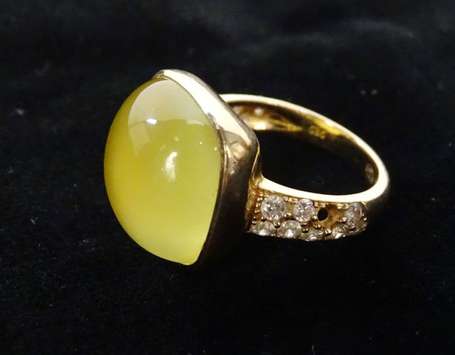 Bague en or jaune 14K (585°/00) ornée d'un 