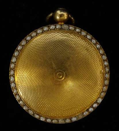 Montre de col en or jaune 18K (750°/00), le cadran