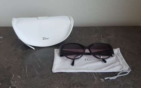 DIOR - Lunettes de soleil vintage, la monture en 