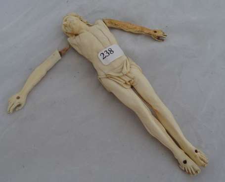 Christ dit janséniste. Sujet en os sculpté patiné.